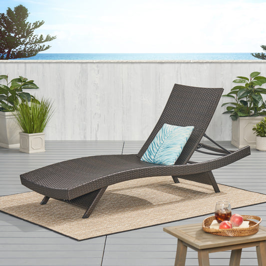 SALEM PE WICKER CHAISE LOUNGE